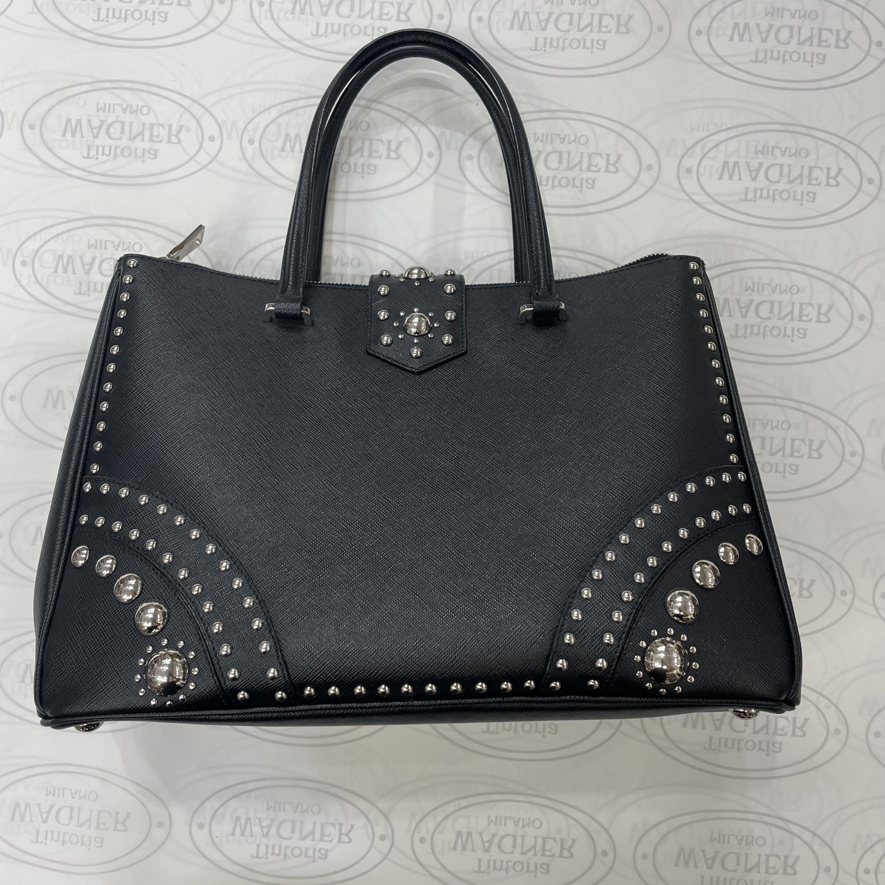 Borsa Saffiano Borchiata di Prada Nera - immagine 4