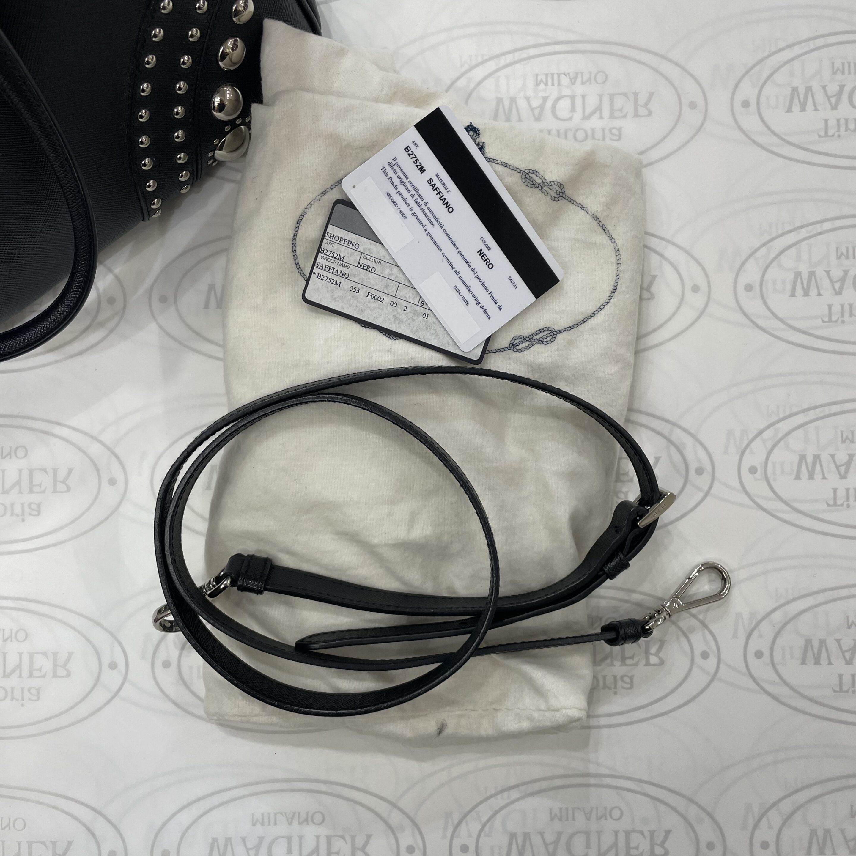 Borsa Saffiano Borchiata di Prada Nera - immagine 9